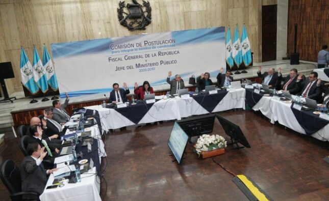 Elección MP: Acude a presentar su defensa el primero de los postulantes señalados