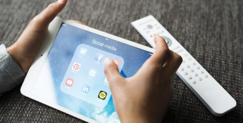 ¿Puede Guatemala regular el acceso de menores a las redes sociales?