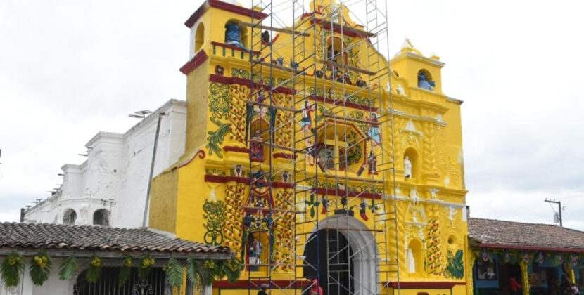 Iglesia de San Andrés Xecul empieza a recobrar su característico colorido