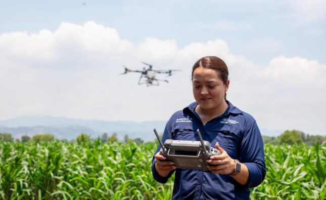 Tecnología agrícola de nivel internacional llega al campo salvadoreño con uso de drones