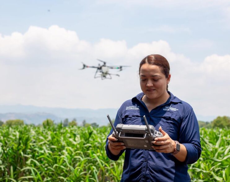 Tecnología agrícola de nivel internacional llega al campo salvadoreño con uso de drones