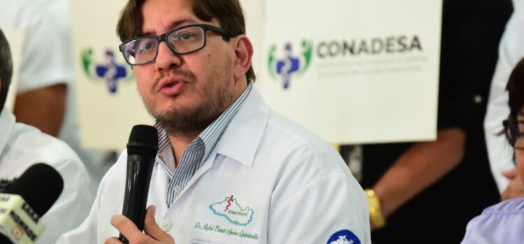 En El Salvador investigan a médico por filtración de datos y abandono laboral