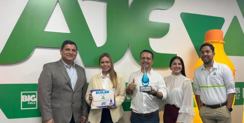 AJE Nicaragua destaca en sostenibilidad con reconocimiento global de Ecolab R3
