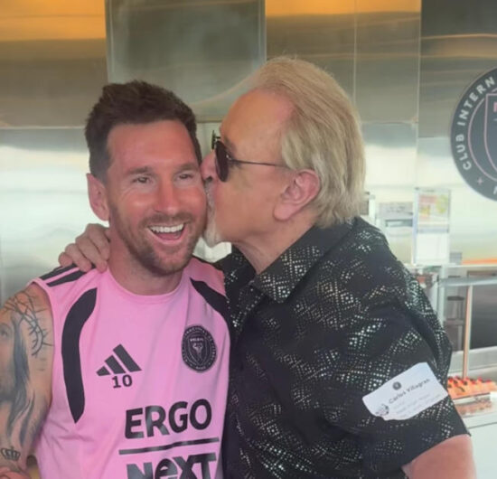 Messi y Kiko se dan fraternal beso