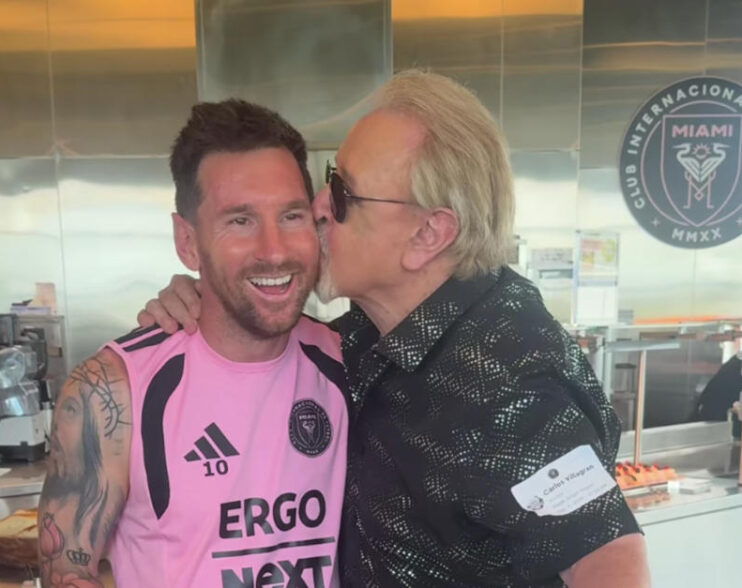 Messi y Kiko se dan fraternal beso