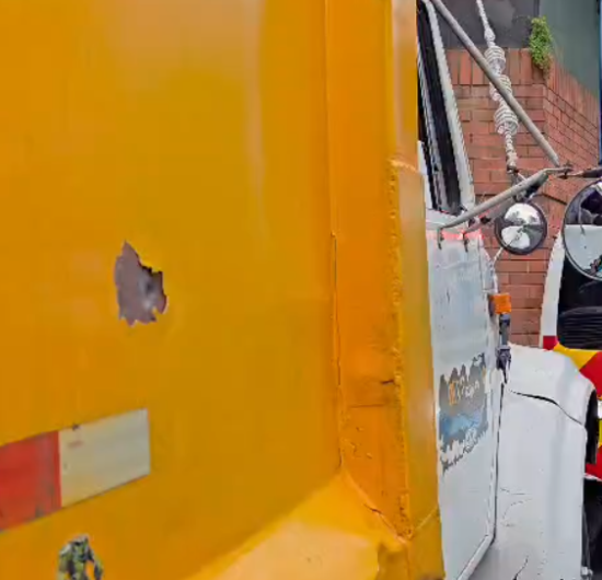 Ocupantes de camión recolector de basura salen ilesos tras incidente armado en la zona 11