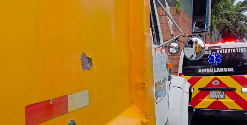 Ocupantes de camión recolector de basura salen ilesos tras incidente armado en la zona 11