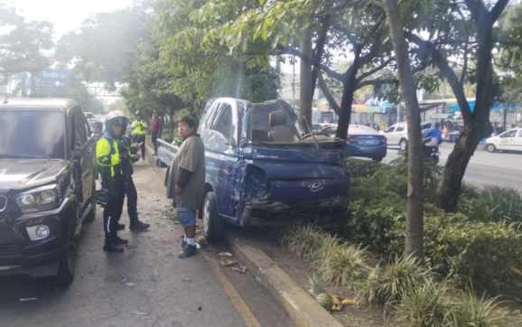 Un fallecido, heridos y vehículos destruidos en accidentes registrados este 1 de agosto