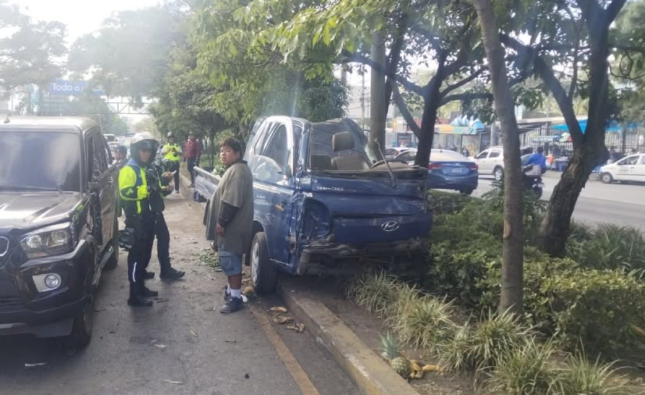 Un fallecido, heridos y vehículos destruidos en accidentes registrados este 1 de agosto