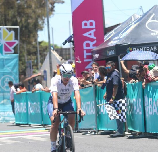 Angie Londoño gana la primera etapa de la Vuelta Ciclística Femenina