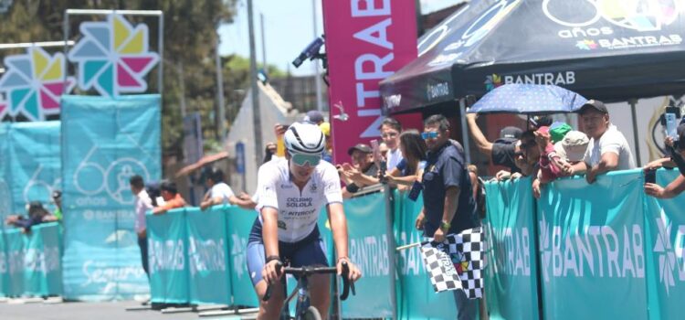 Angie Londoño gana la primera etapa de la Vuelta Ciclística Femenina