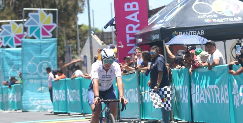 Angie Londoño gana la primera etapa de la Vuelta Ciclística Femenina