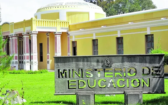 Mineduc recupera la figura del supervisor educativo con 968 plazas