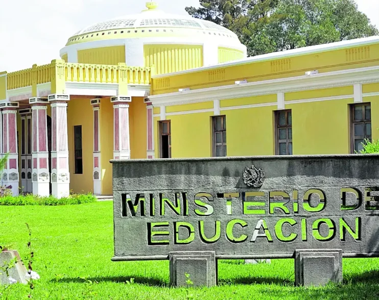 Mineduc recupera la figura del supervisor educativo con 968 plazas