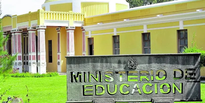 Mineduc recupera la figura del supervisor educativo con 968 plazas