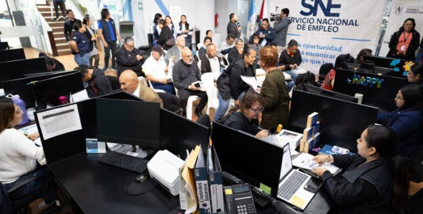 Feria de empleo en zona 1 ofrece 80 plazas para personas mayores